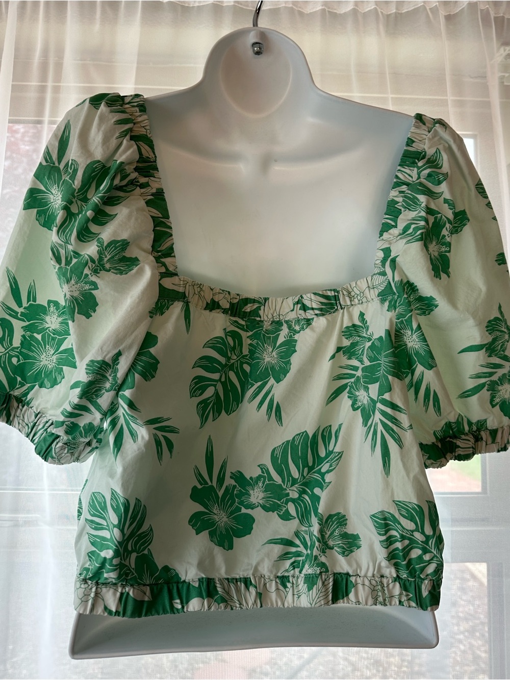 Green Tropical Print Puff Sleeve Crop Top - Picture 2 of 4